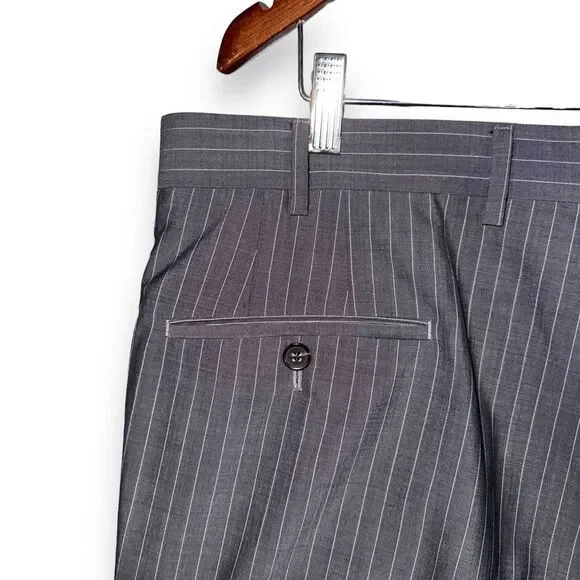 Samuelsohn Gable Gray Striped Super 130s Suit Size 44R